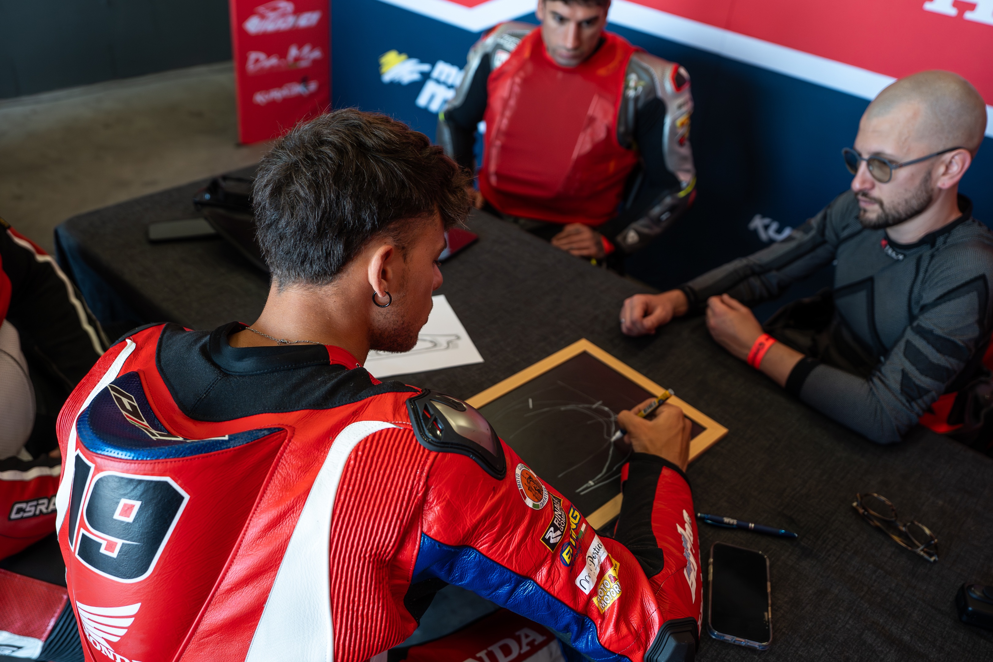 Sessione tecnica di coaching moto pista AC19