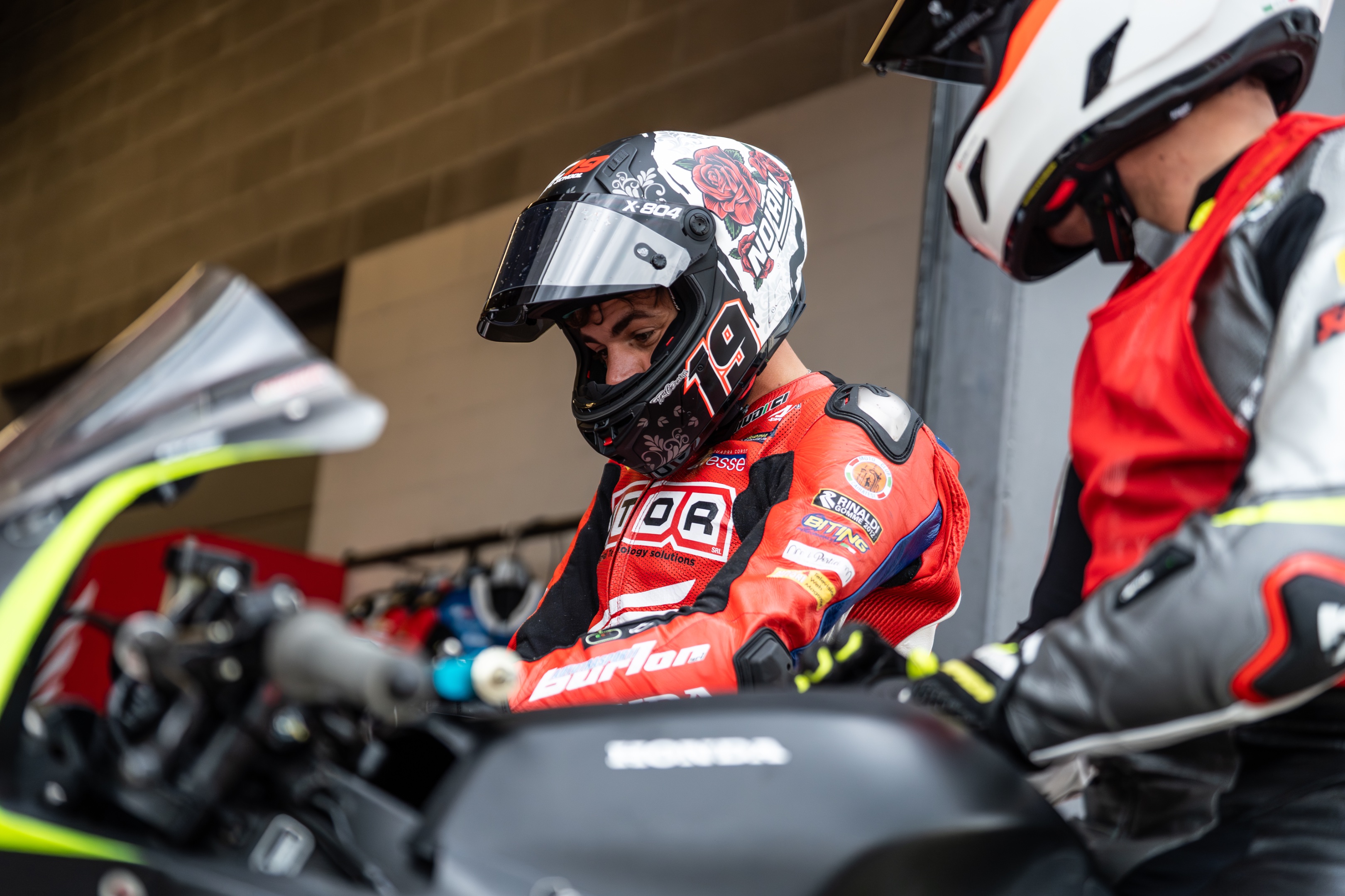 Posizione in sella coaching moto pista AC19
